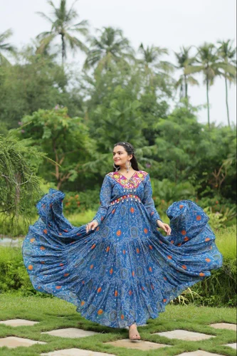 STYLISH UMBRELLA GOWN